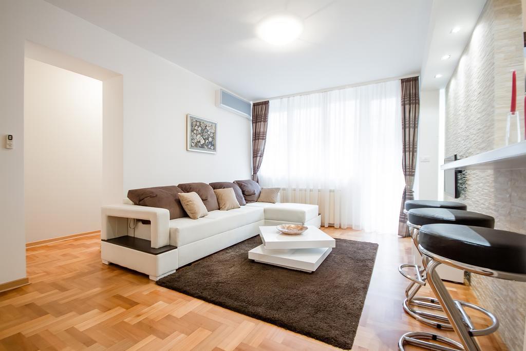 Apartments King Milan, City Center Βελιγράδι Δωμάτιο φωτογραφία