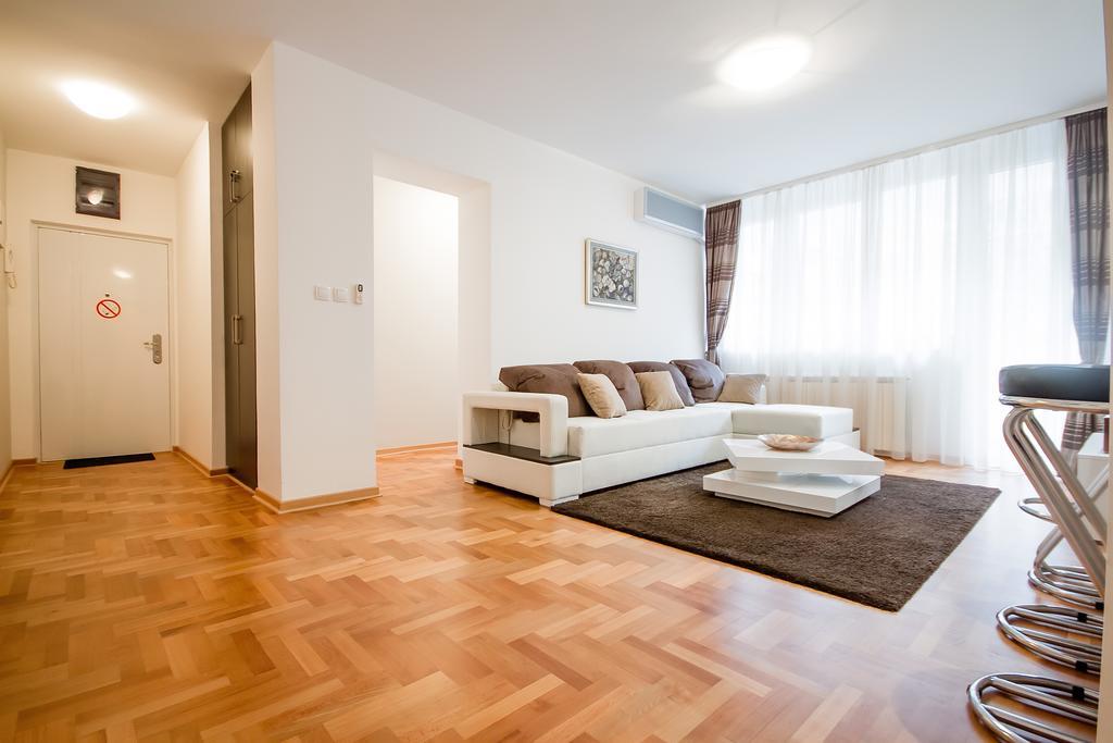 Apartments King Milan, City Center Βελιγράδι Εξωτερικό φωτογραφία