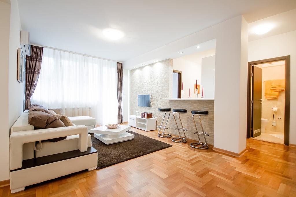 Apartments King Milan, City Center Βελιγράδι Δωμάτιο φωτογραφία