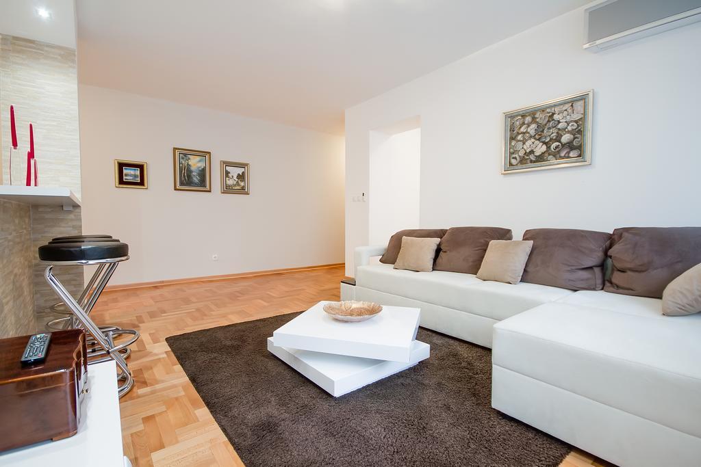 Apartments King Milan, City Center Βελιγράδι Εξωτερικό φωτογραφία